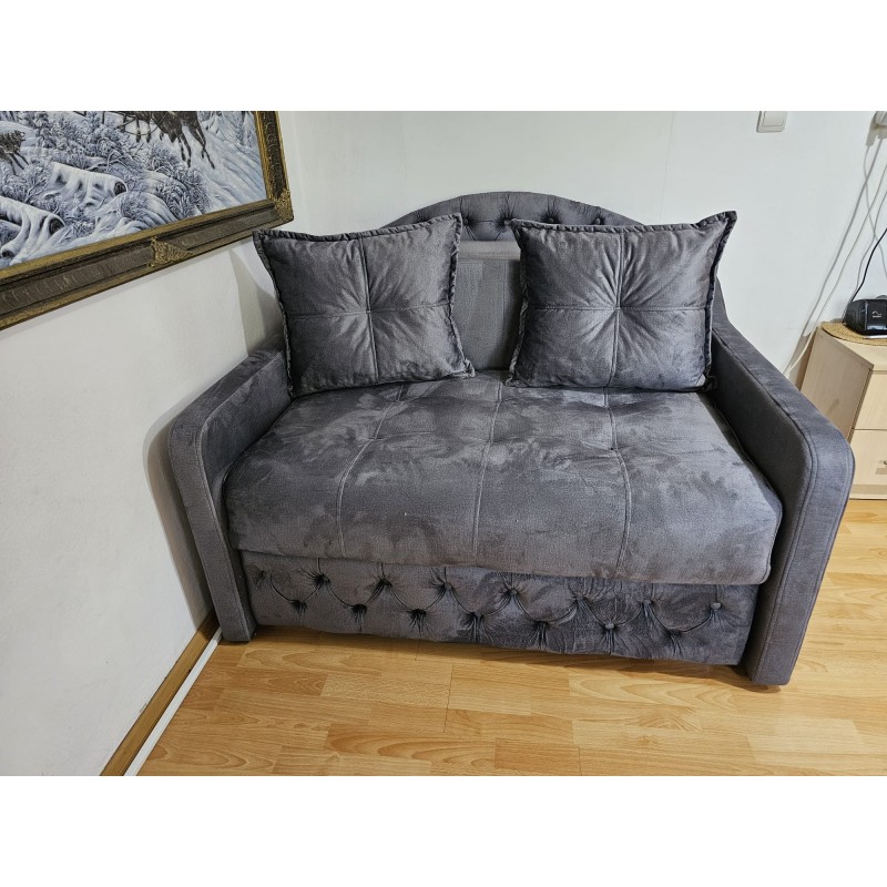 Canapea extensibila in trei parti, cu brat de 7 cm si tablie de 1 metru Chester Canapea extensibila in trei parti, cu brat de 7 cm si tablie de 1 metru Chester