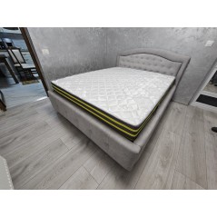 Pat tapitat la semirotund, cusatura cu stras