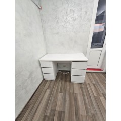 Birou cu spatiu de depozitare
