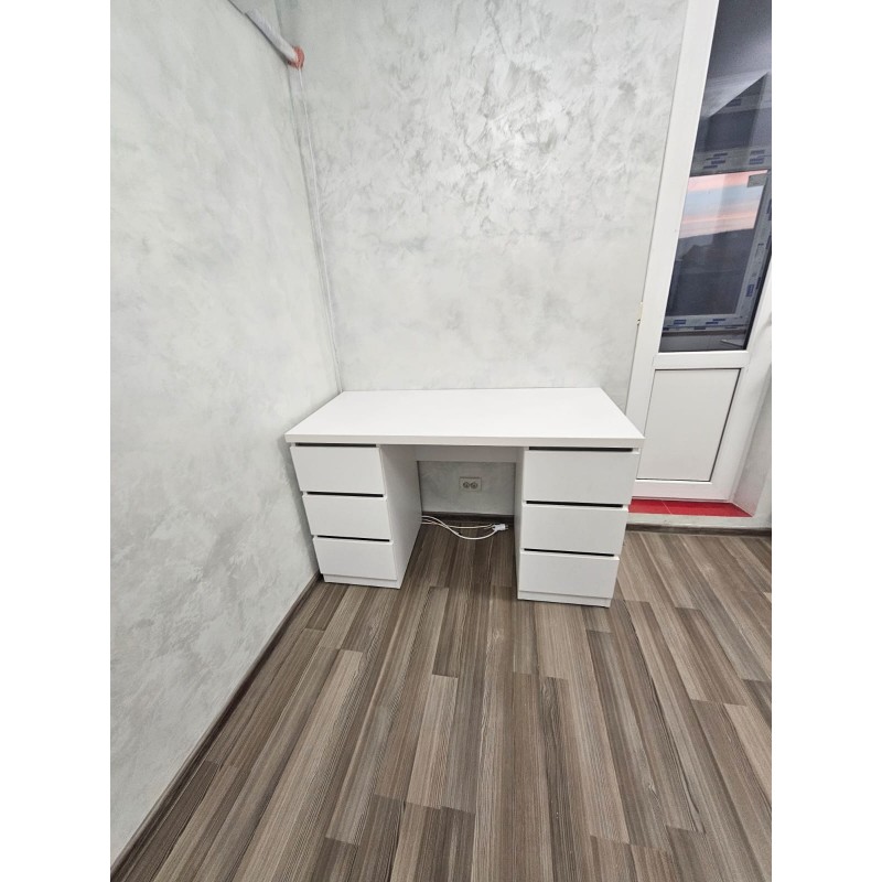 Birou cu spatiu de depozitare